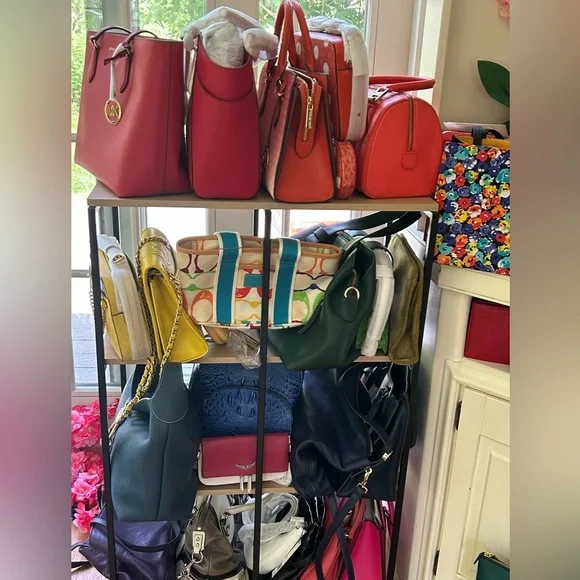 LIVE SHOW PRIDE RAINBOW MYSTERY GAME - Picture 2 of 5